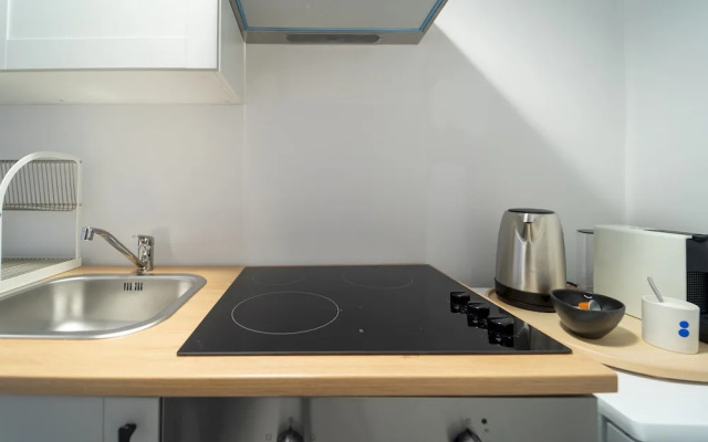 Pretty and Modern Apartment - Close TO Center