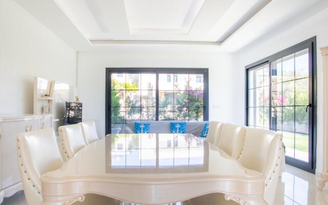 Sleek Villa With Private Pool and Garden in Cesme