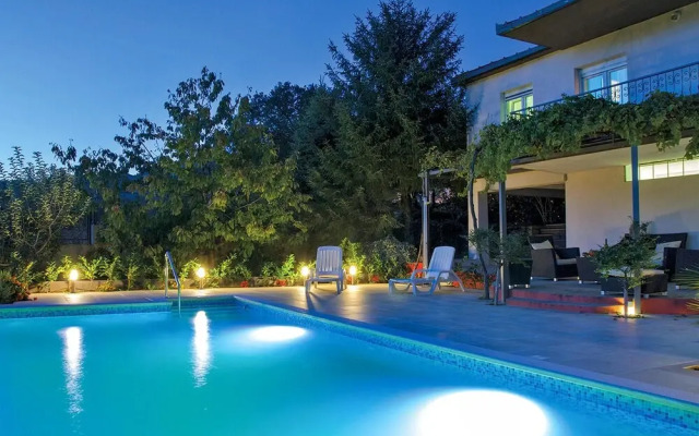 Awesome Home in Tugare With Wifi and 4 Bedrooms