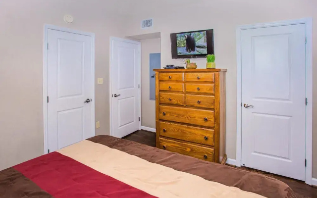 Cedar Lodge 105