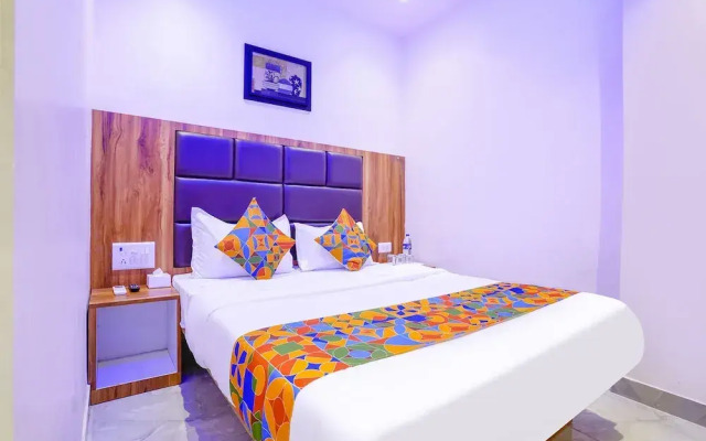 FabExpress Emirates Suits