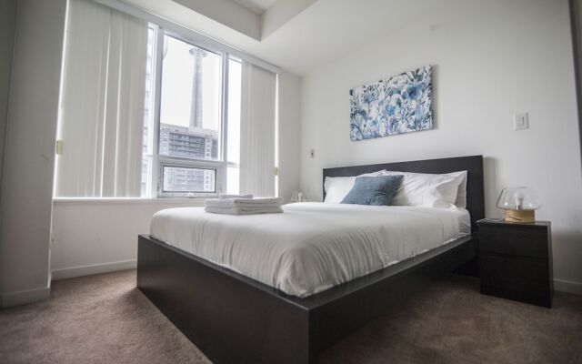 Sarkar Suites - Maple Leaf Square