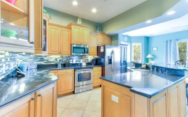 Bayway Luxury Townhome 4 Bedroom Townhouse by RedAwning