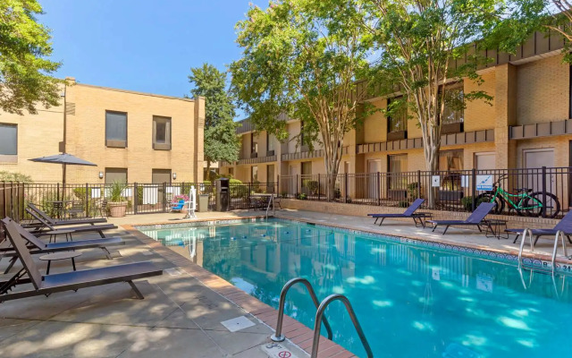 Best Western Plus Cary - NC State