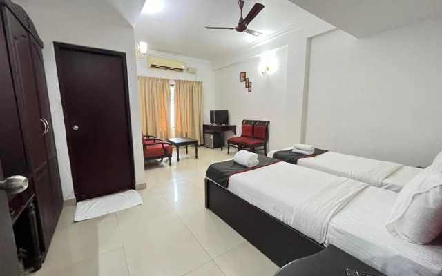 Hotel Gee Bee Palace