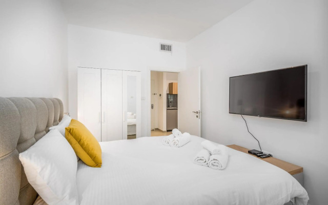 Stunning 1 BDR with balcony on Sheinkin st