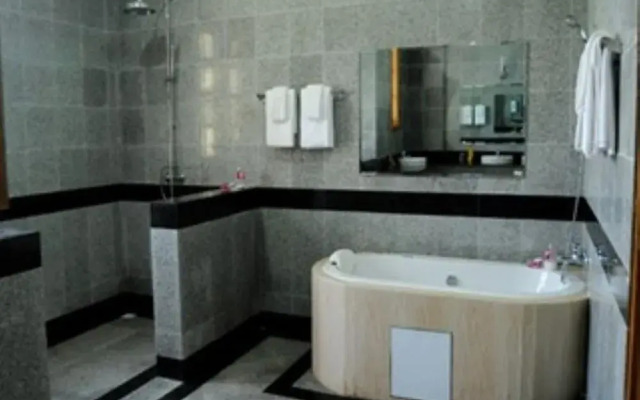 Royal Reward Resort