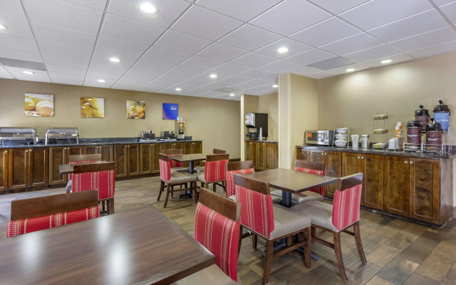 Comfort Suites