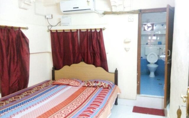Hotel Shri Giriraj Palace