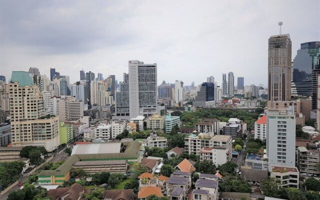 Sukhumvit In The Park BTS PhromPhong