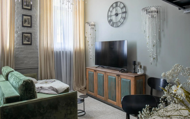 Студии на Писарева 14