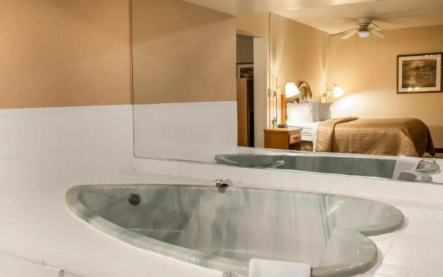 Quality Inn University