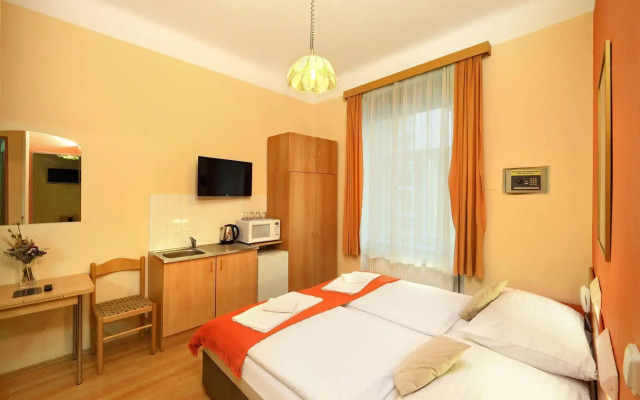 Hotel Golden City Garni
