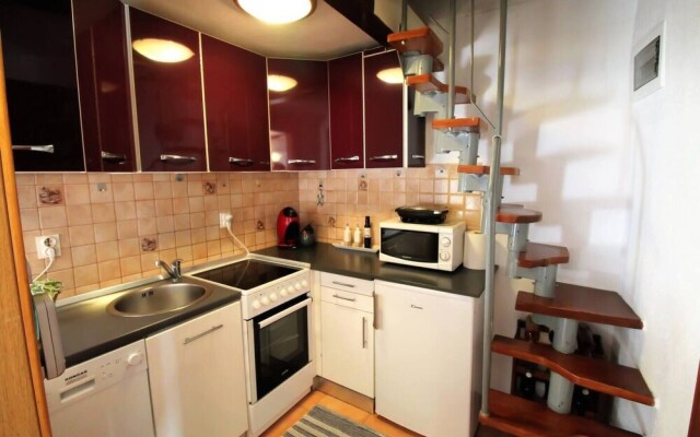 Lovely 2-bed Apartment in Rovinj