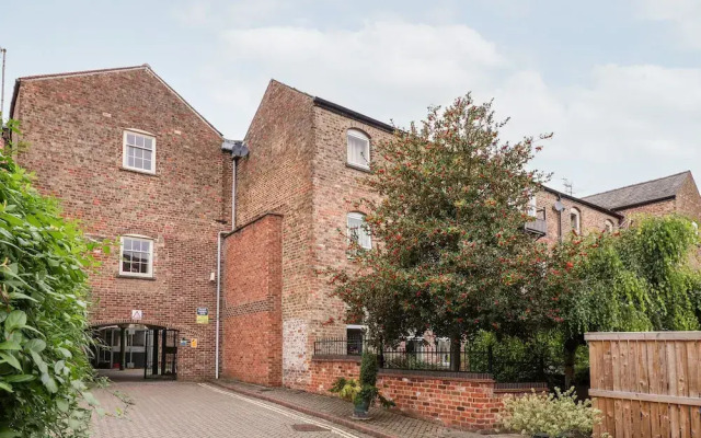 6 Granary Court