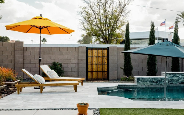 Cheery Lynn - Daisy in Phoenix