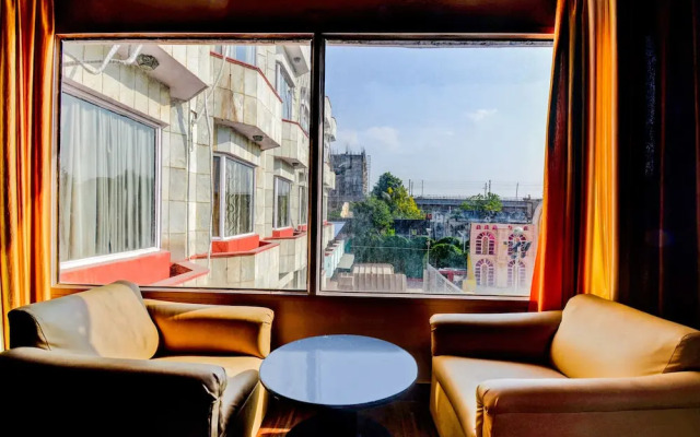 OYO 18814 Hotel Maya International