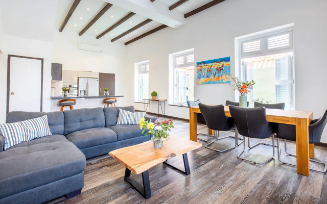 ☀️Sunshine☀️  Magnificently Bright 2BR Top City Centre Townhouse