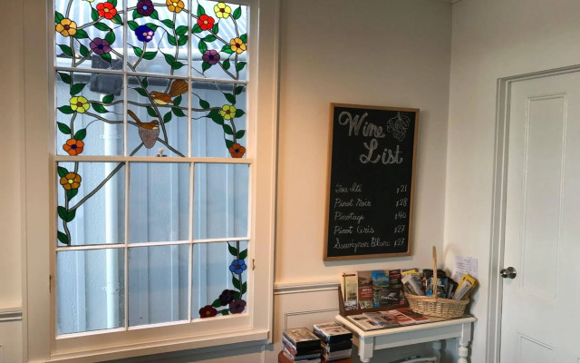 The Old Oak Boutique Hotel