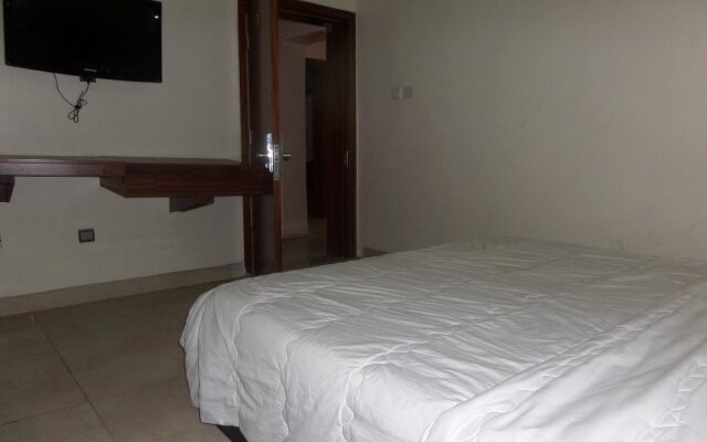 Serena Hotel & Suites