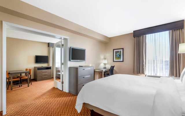 Best Western Plus Kendall Hotel & Suites