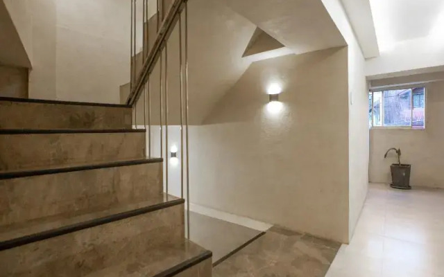 Circuit Hostel by OYO Rooms
