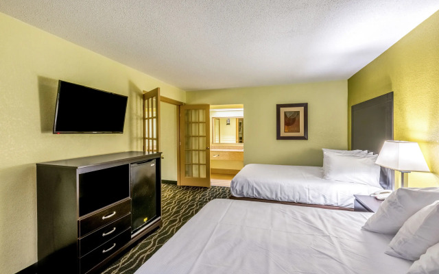 Quality Inn & Suites Ft. Jackson Maingate