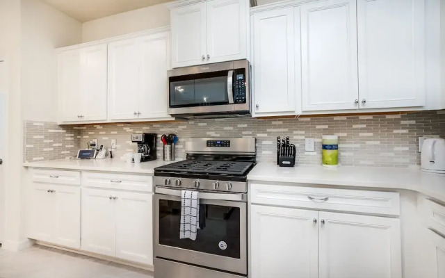 5444 Misty Oak Circle