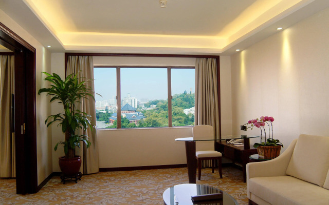Guangdong Hotel-Free Shuttle & Registration Counter Service during Canton Fair
