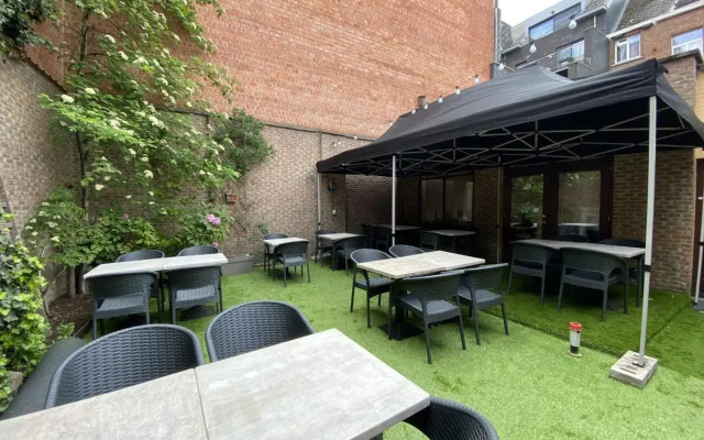 Guzy hotel