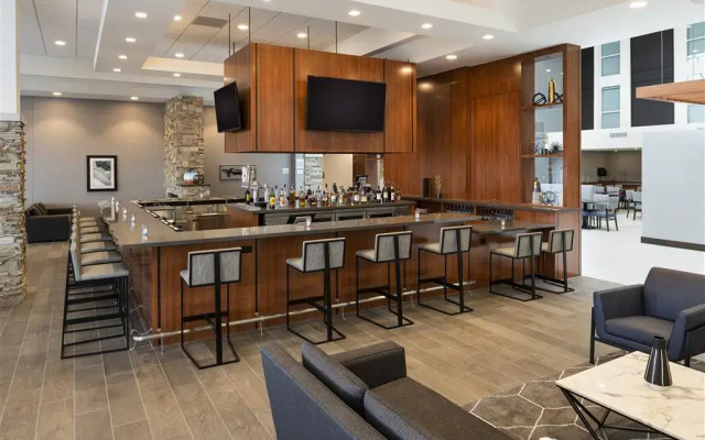 DoubleTree by Hilton Madison East