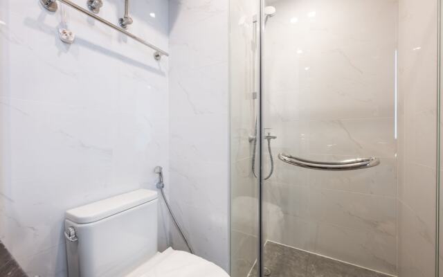 Agile Sky Residence Studio by SobenHomes