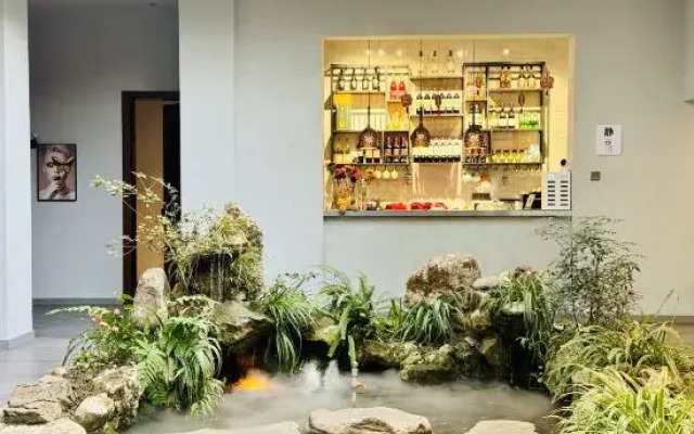 Qingcheng Houshan ·Yueting Lanshe Hot Spring Homestay