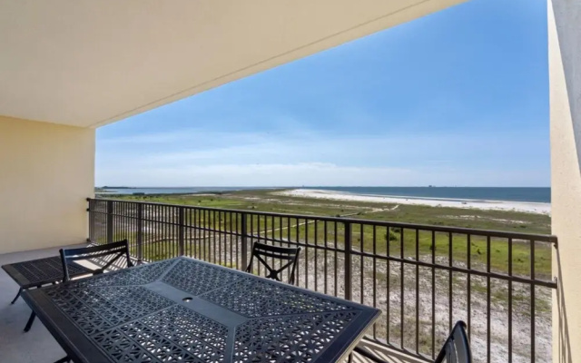 520 Holiday Isle 520 by ACP
