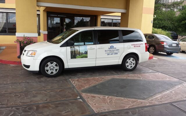 Americas Best Value Inn & Suites-Bush Int'l Airport West