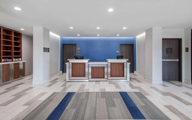 Holiday Inn Express & Suites Tulsa East - Catoosa by IHG