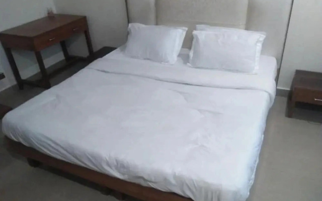 OYO Flagship 40500 Hotel Mid Town