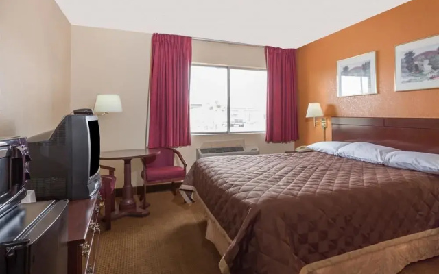 Travelodge by Wyndham Mesa