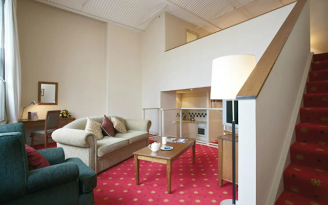Grand Hotel Melbourne
