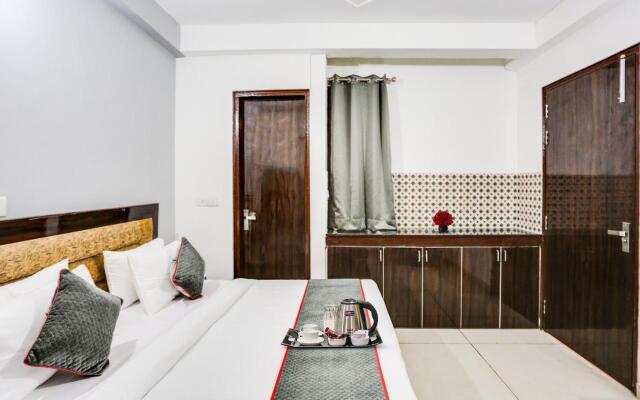 Townhouse 1077 Hotel Noida Galaxy