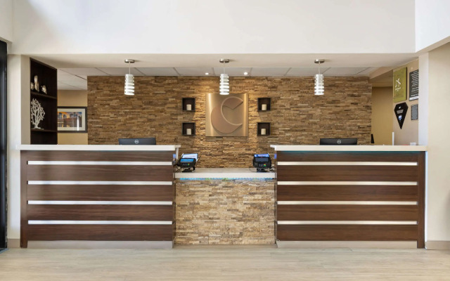 Comfort Suites Northside Hospital Gwinnett