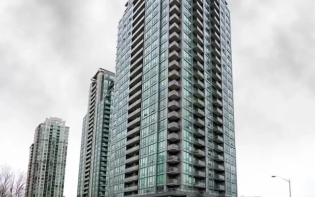 WhiteHall Suites - Mississauga