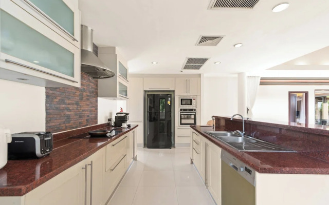 Dhevatara Residence
