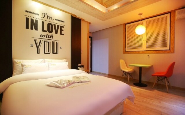 Asan Amour