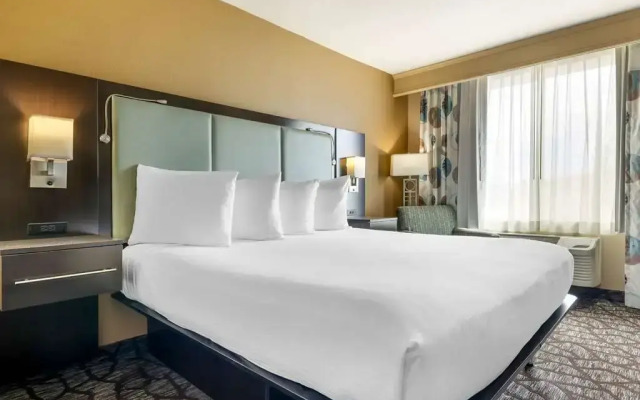 Best Western Plus Oceanside Palms Hotel