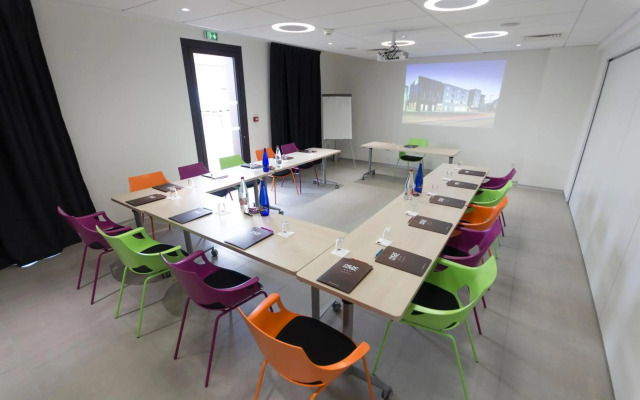 Le NexHotel