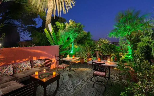 Nikos Takis Fashion Boutique Hotel