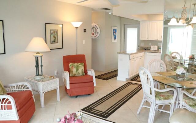 Jamaica Royale 054 - 1 Br Apts