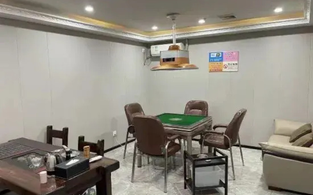 Penghu Hotel (Shenzhen Pinghu Metro Station)
