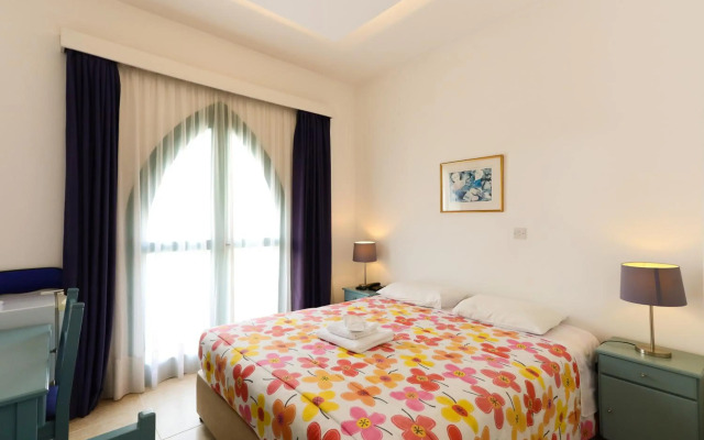 Axiothea Hotel